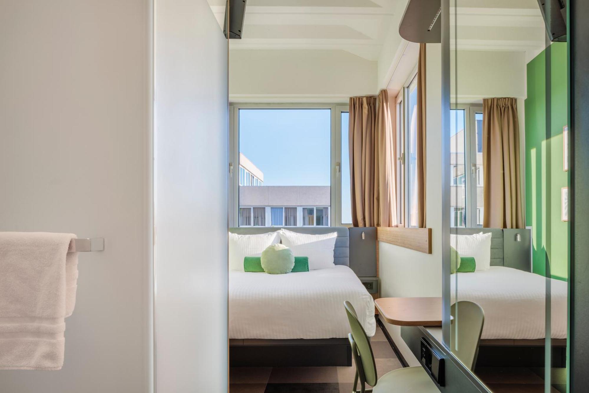 Maxhotel Amsterdam Airport Schiphol - Recently Renovated Hoofddorp Eksteriør billede